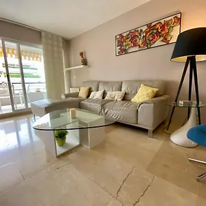 Con Vistas Y Terraza En Guadalmina Mad , Marbella España